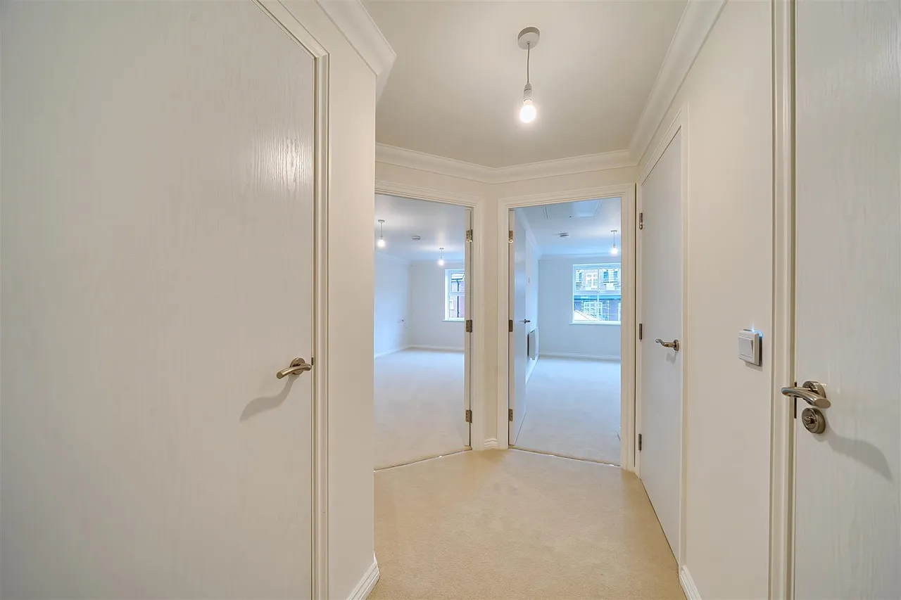 Water Lane, Towcester, NN12, photo 9