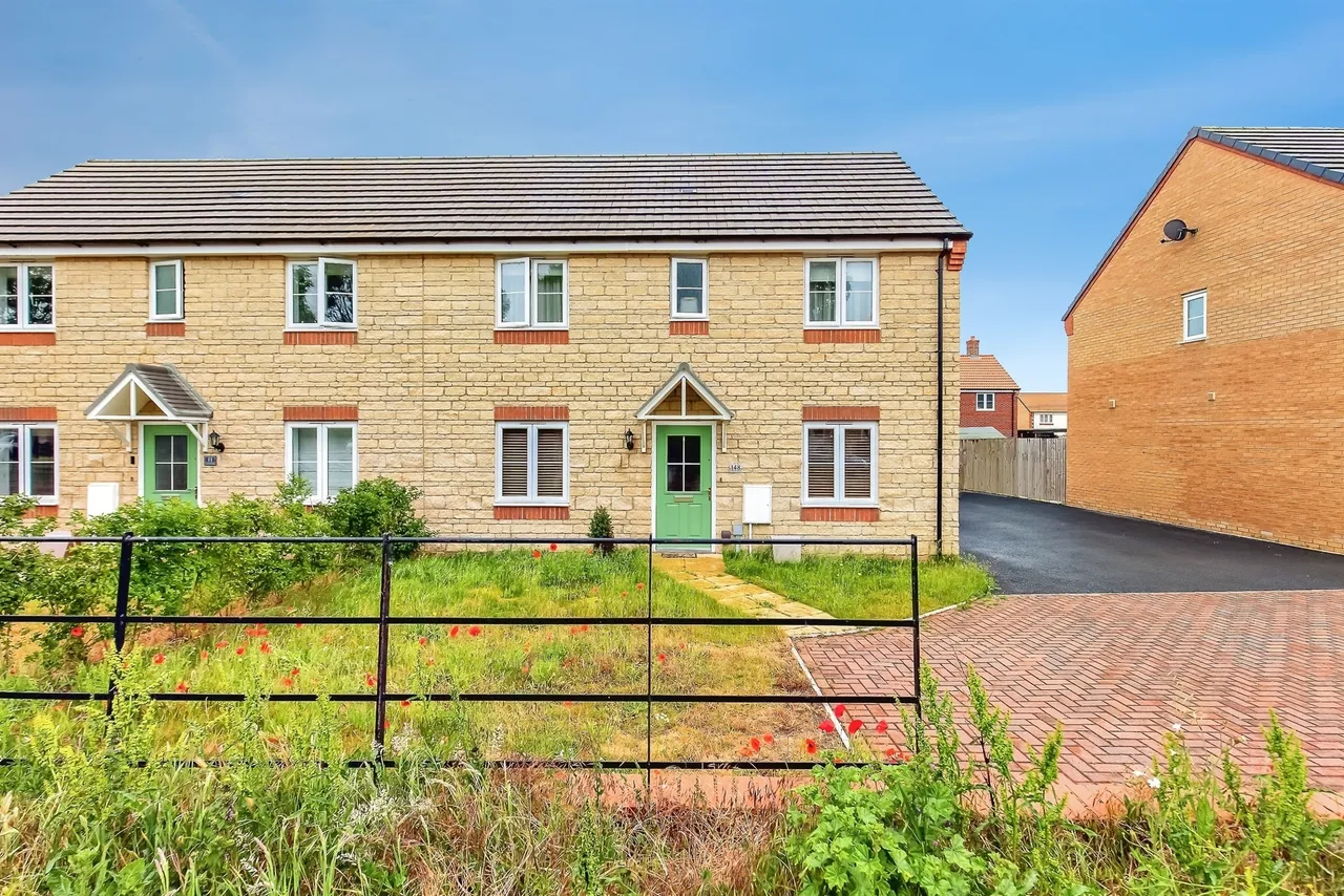 3 bed house for sale — St. Marys Avenue, Wittering, Peterborough