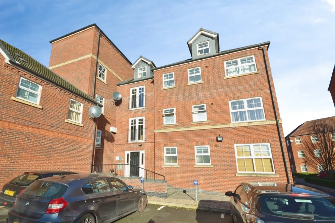 1 bed flat for sale — Montvale Gardens, Leicester