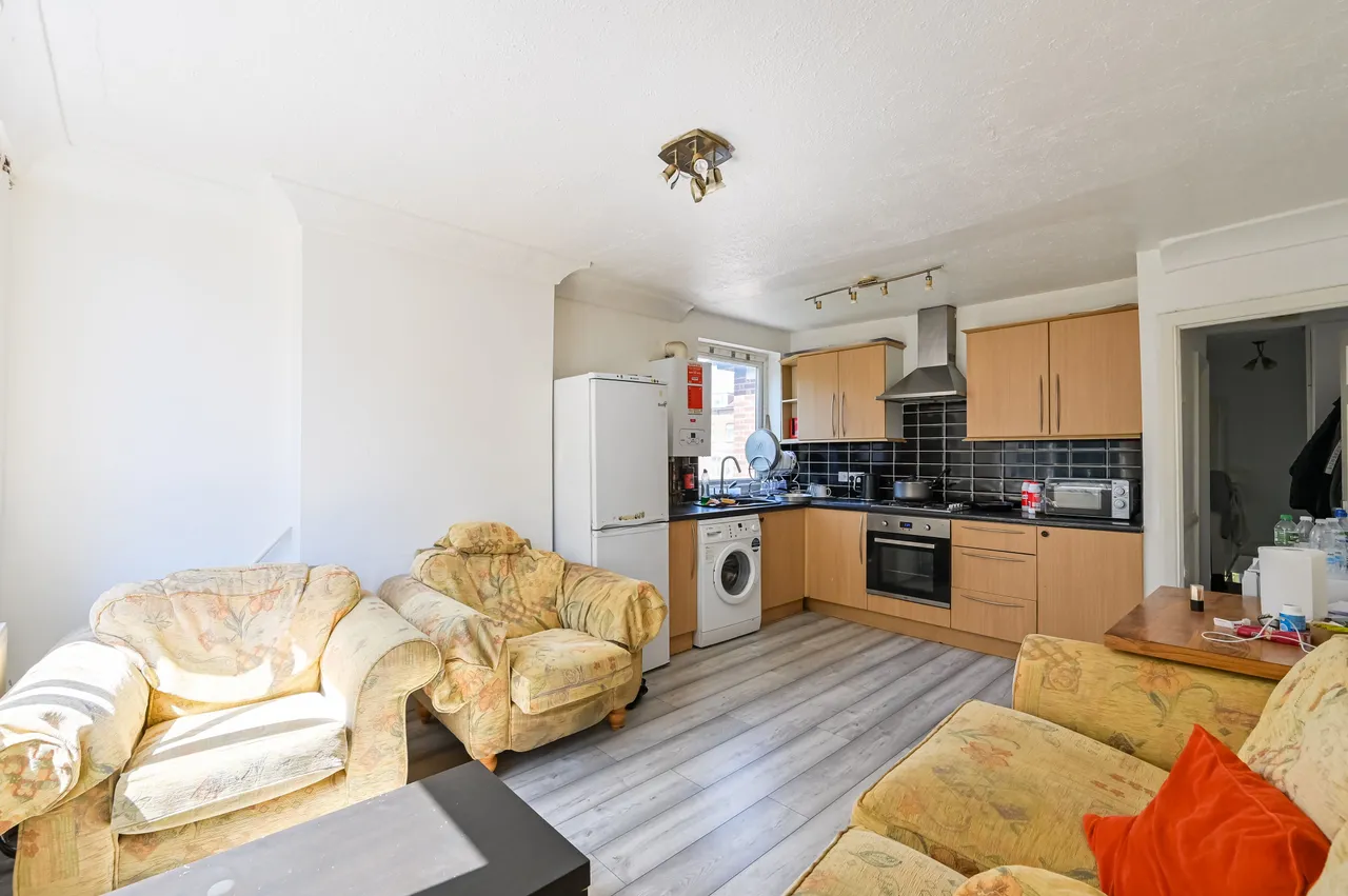 Flat 12, Grange Court, London, photo 2