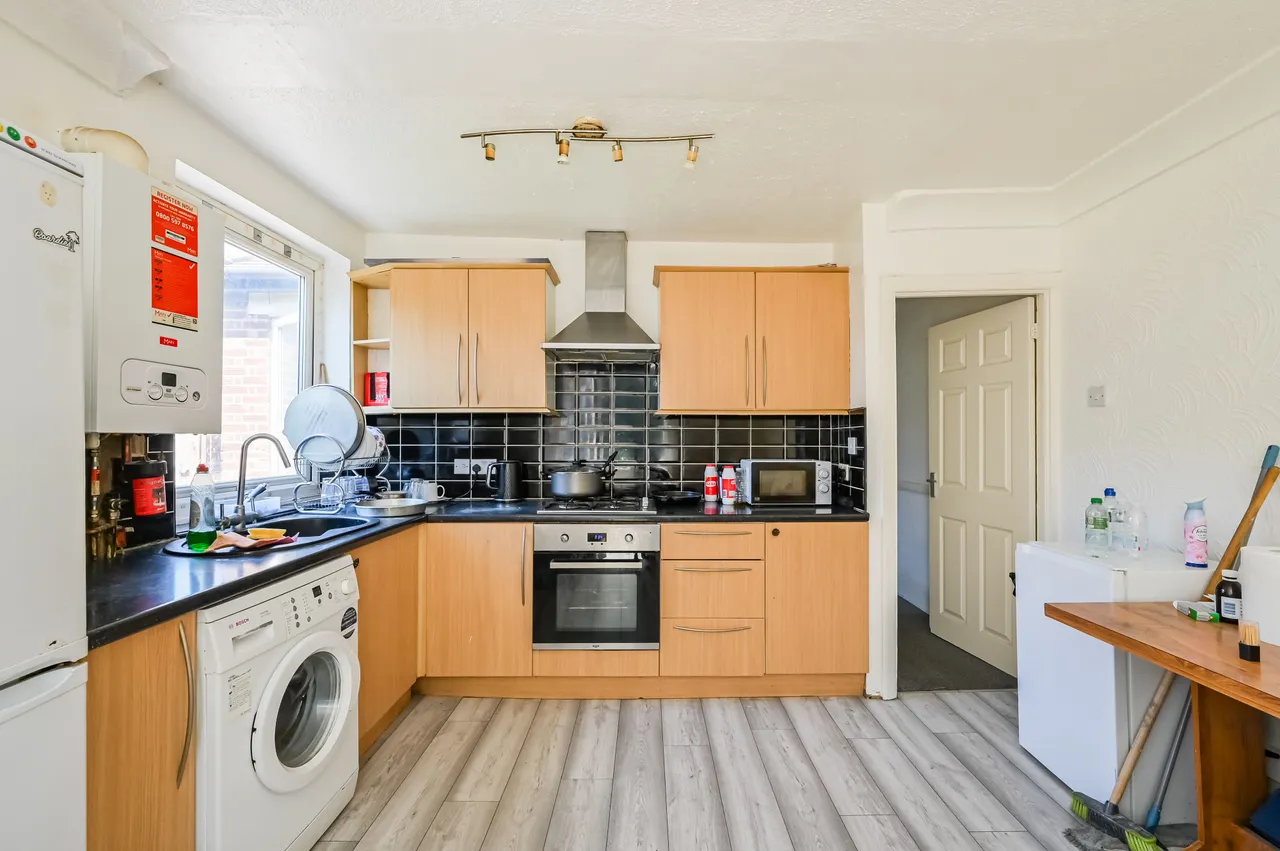 Flat 12, Grange Court, London, photo 3
