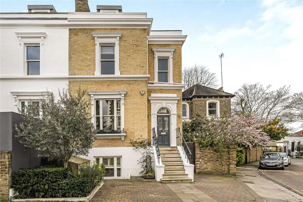 4 bed house for sale — The Hermitage, Richmond, TW10 6SH