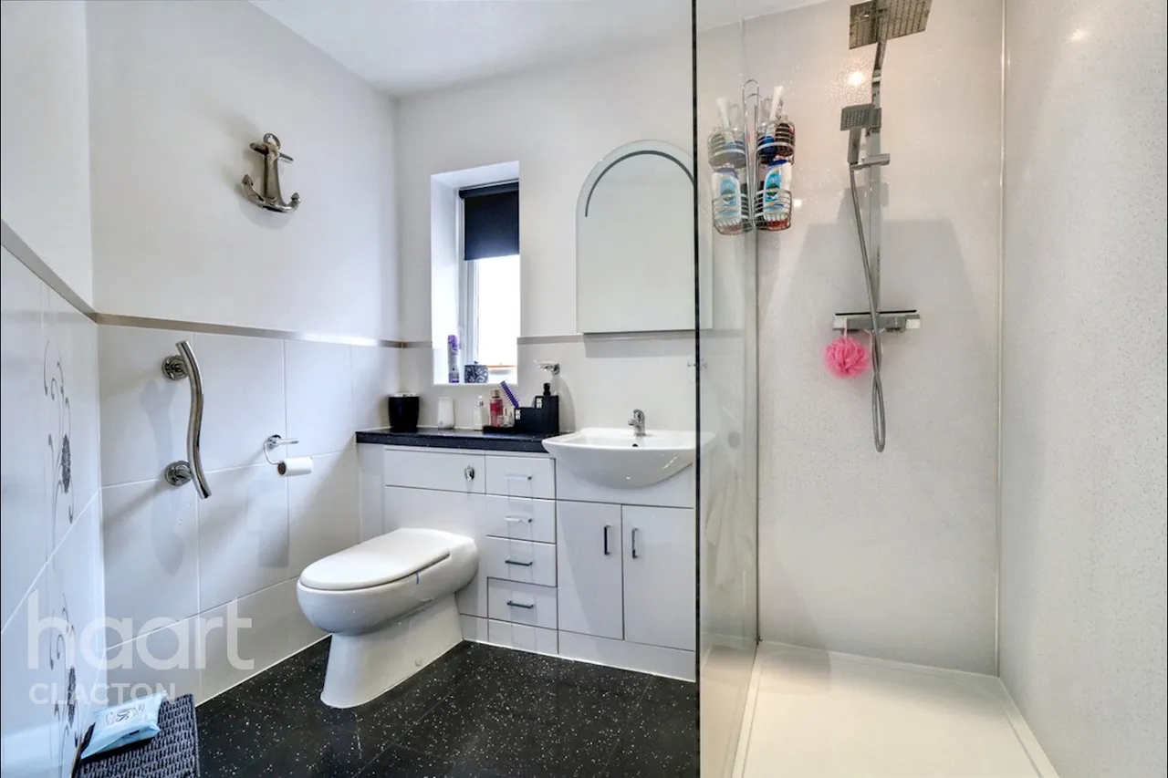 Victoria Road, Clacton-On-Sea, CO15, photo 9