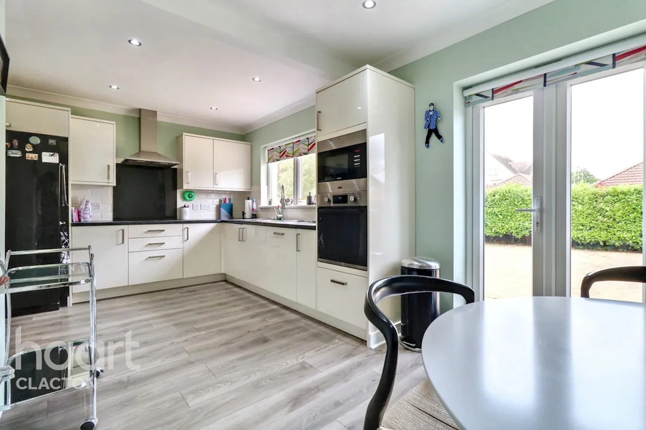 Victoria Road, Clacton-On-Sea, CO15, photo 3