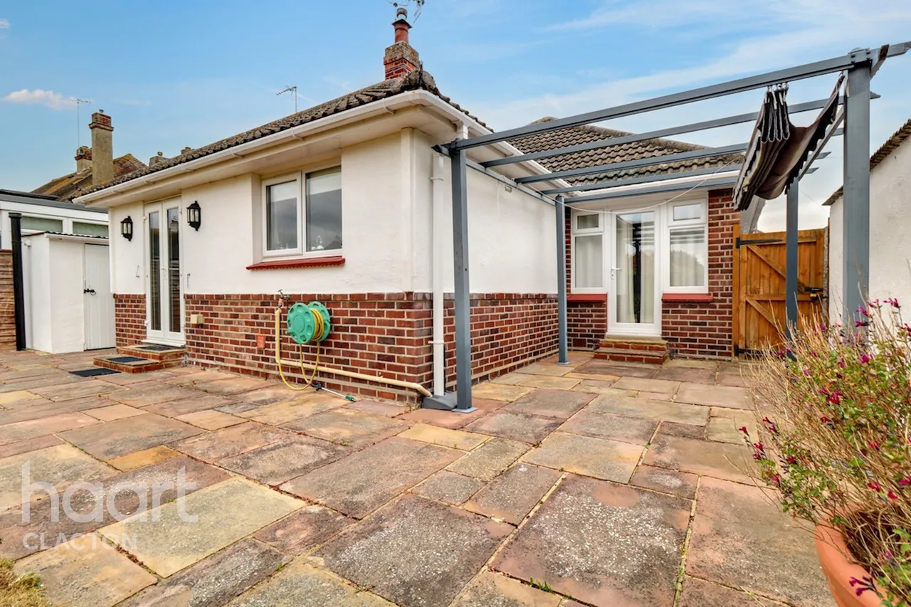Victoria Road, Clacton-On-Sea, CO15, photo 11