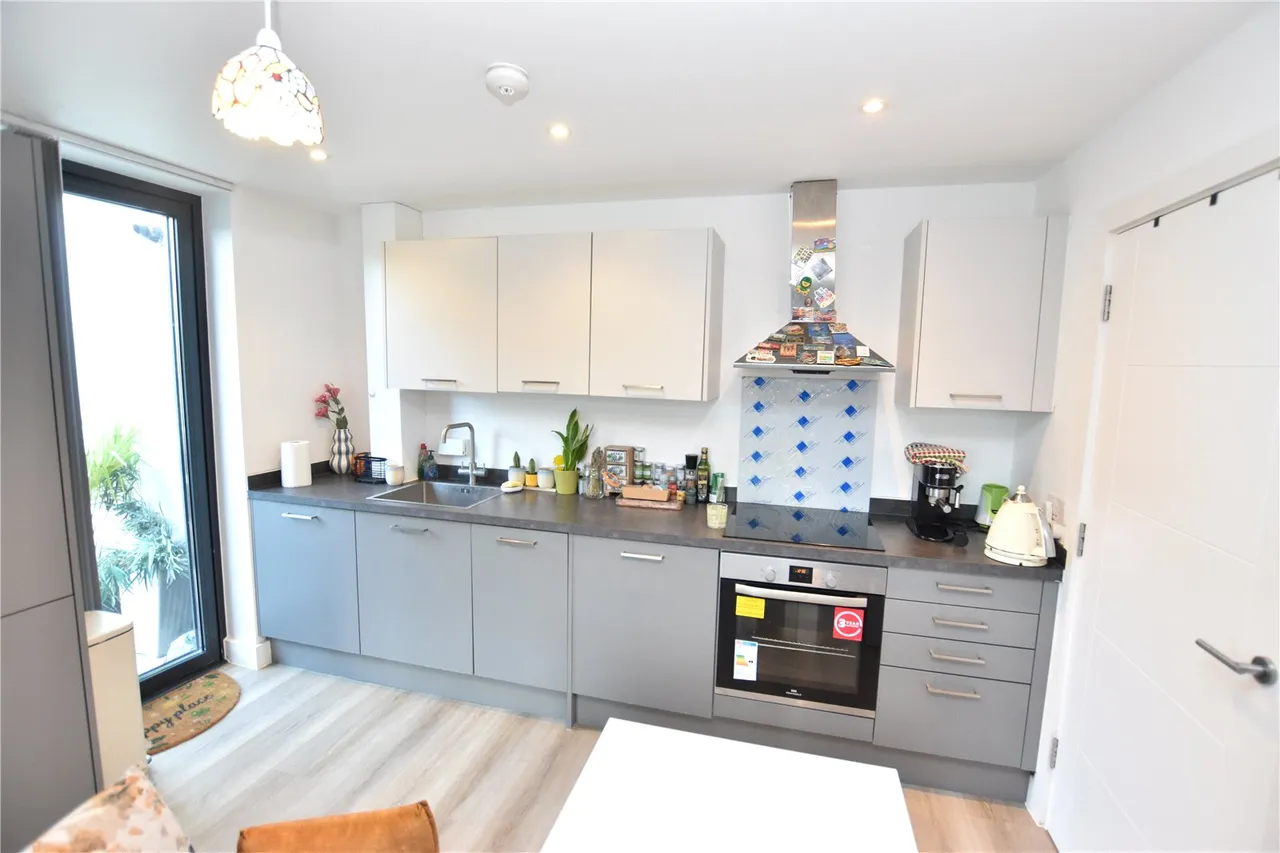 Farnborough Road, Farnborough, GU14, photo 3