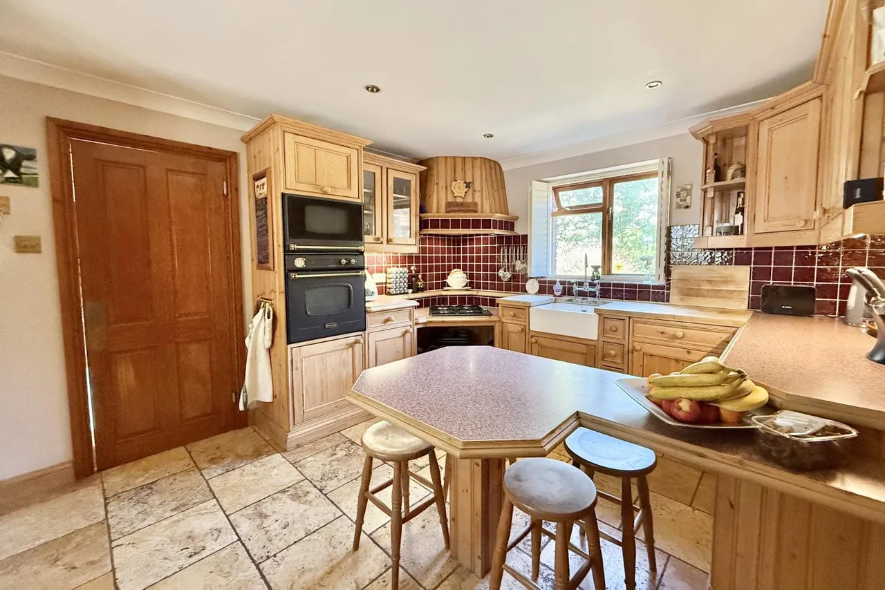 Throop Road, BH8, photo 8
