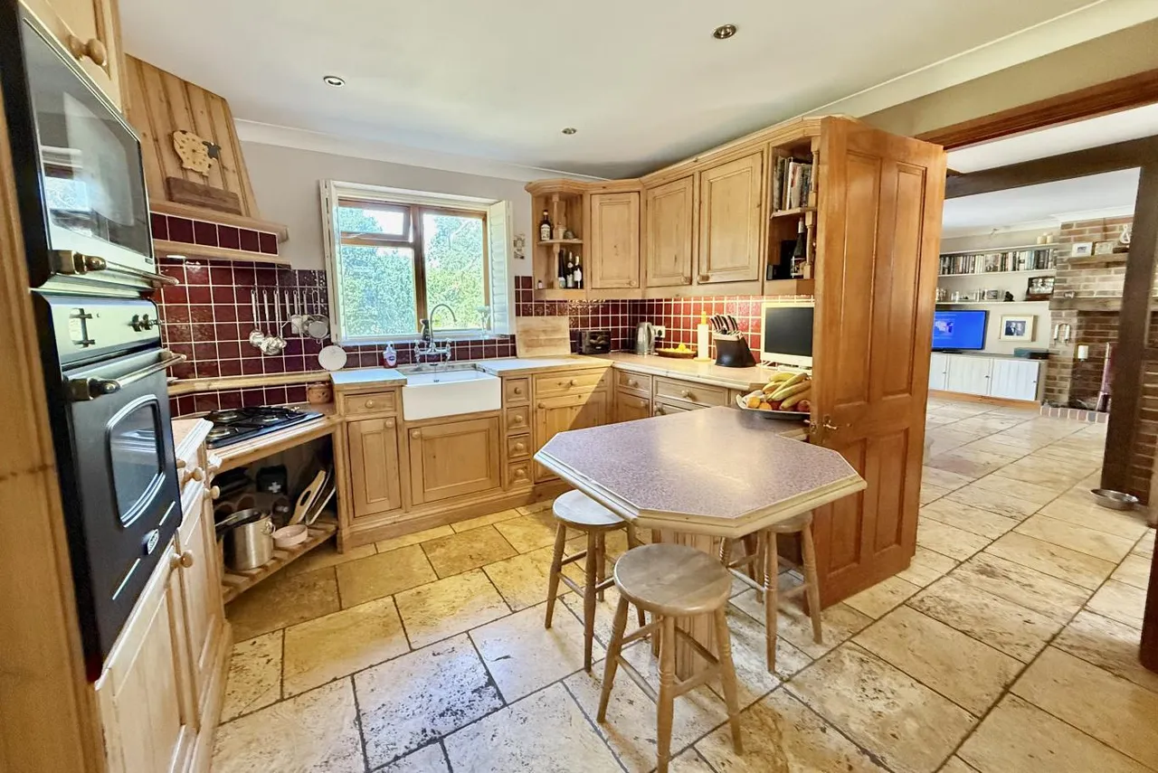 Throop Road, BH8, photo 7