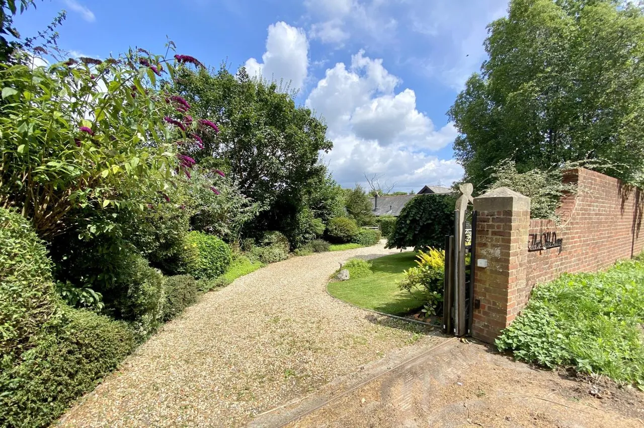 Throop Road, BH8, photo 28