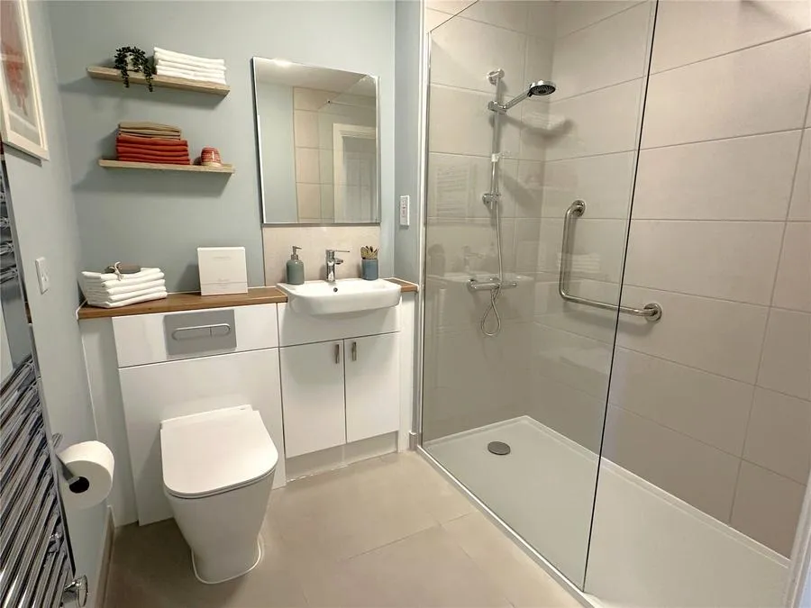 Pacific Drive, Eastbourne, BN23, photo 9