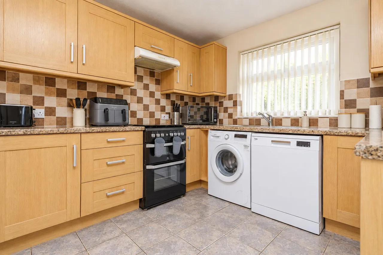 Monton Close, Luton, LU3, photo 5