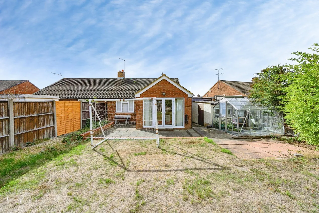 Monton Close, Luton, LU3, photo 12