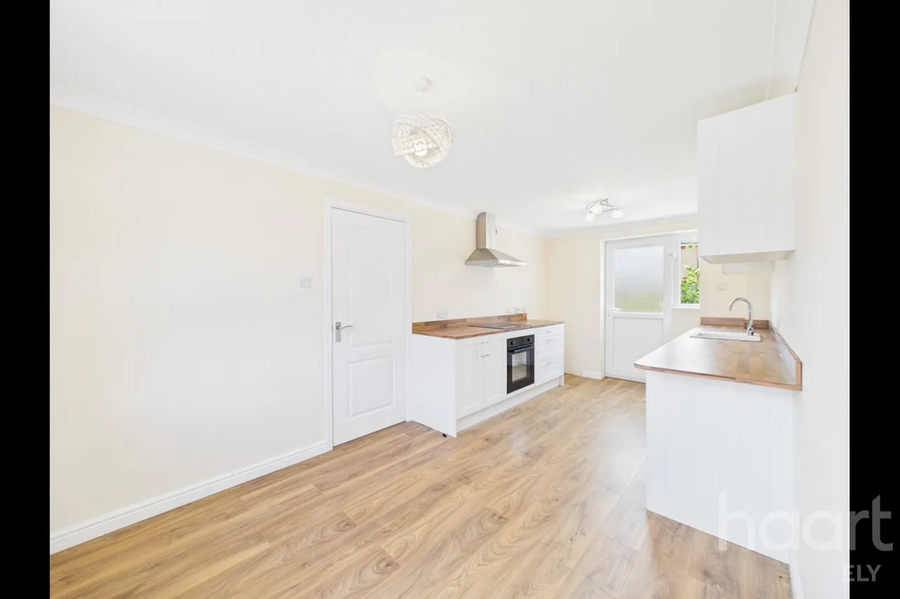 Clover End, Witchford, CB6, photo 6