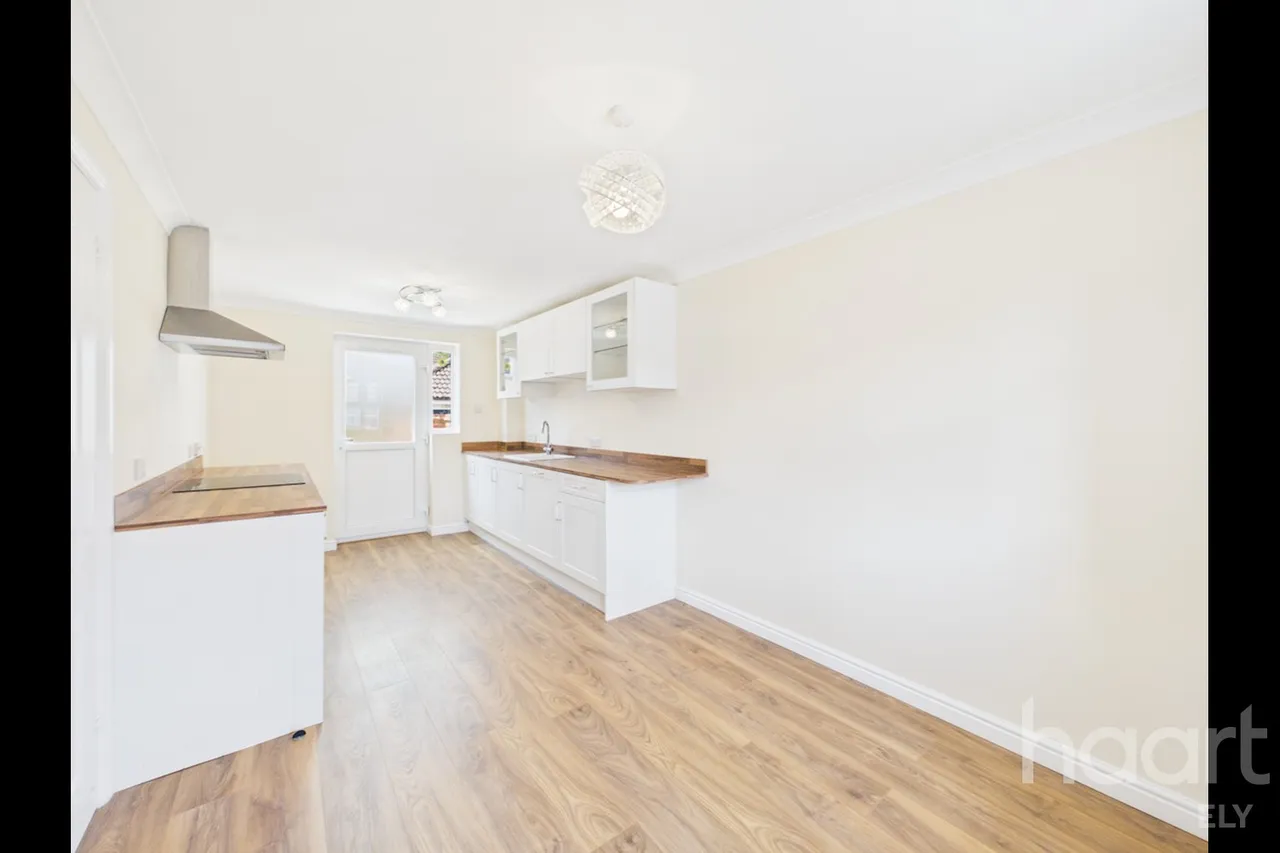 Clover End, Witchford, CB6, photo 5