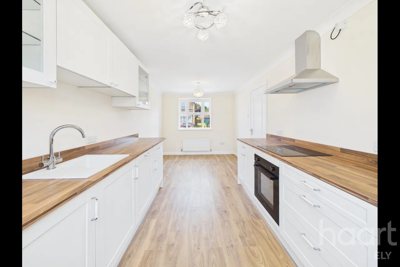 Clover End, Witchford, CB6, photo 2