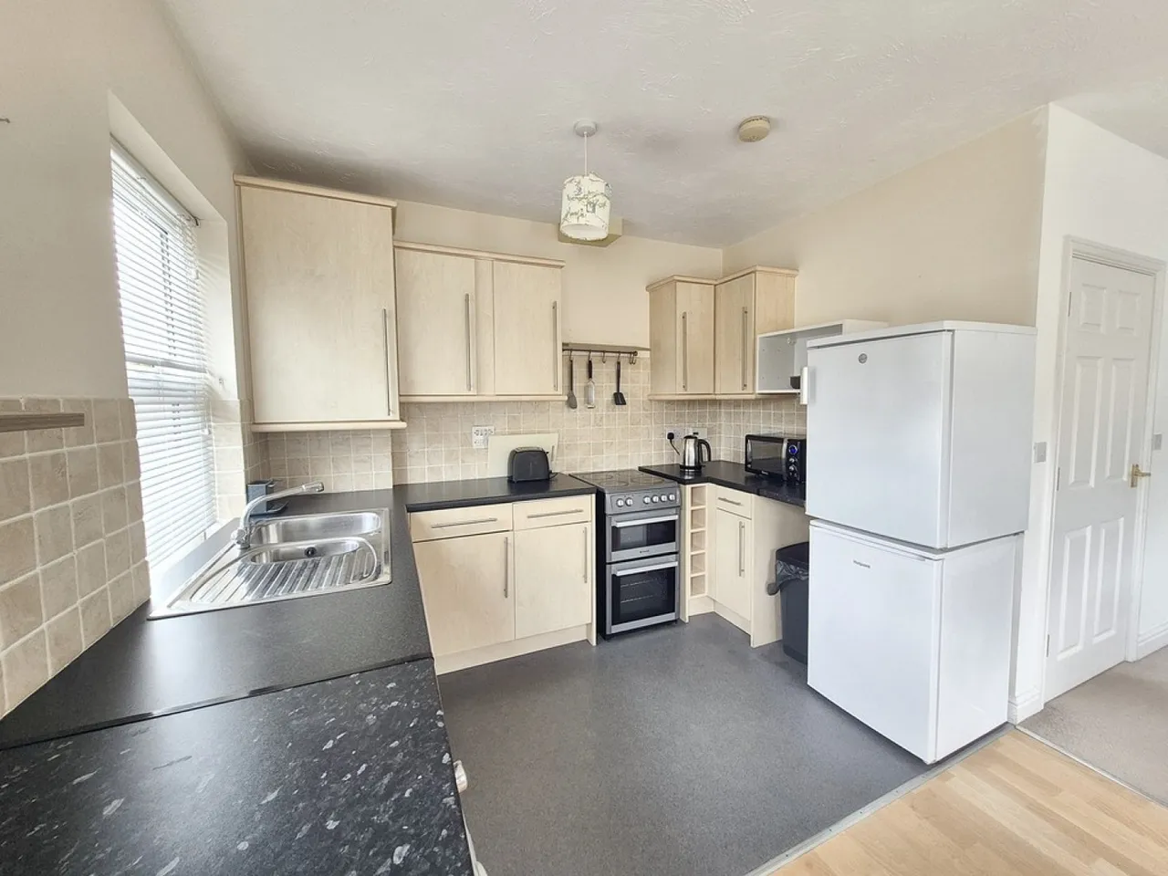 Calver Close, Penryn, TR10, photo 9