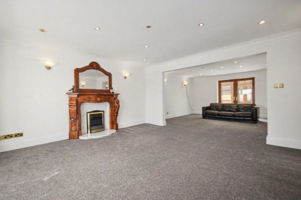 Cliff Lane, Brierley, S72, photo 7
