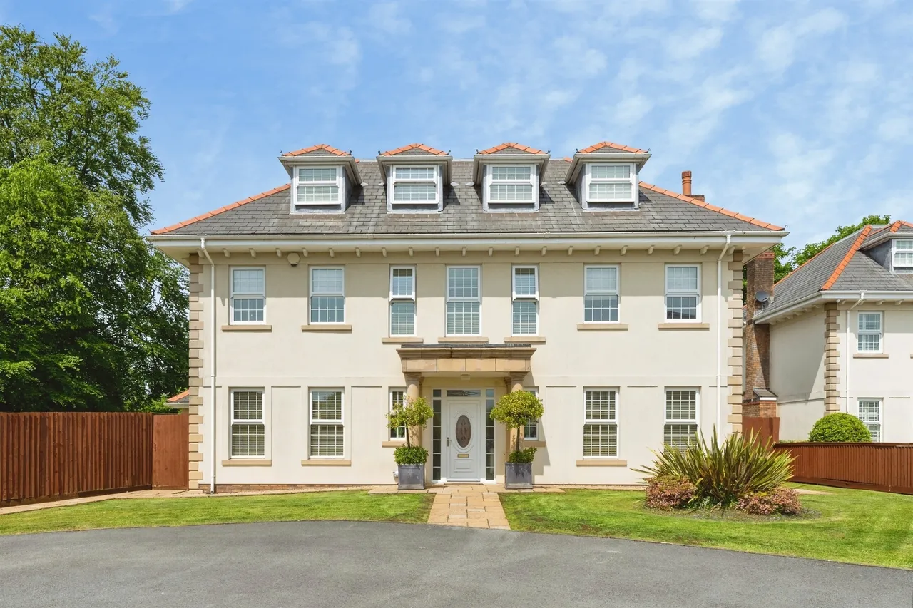 5 bed house for sale, Cwrt Ty Gwyn Llanelli, SA14