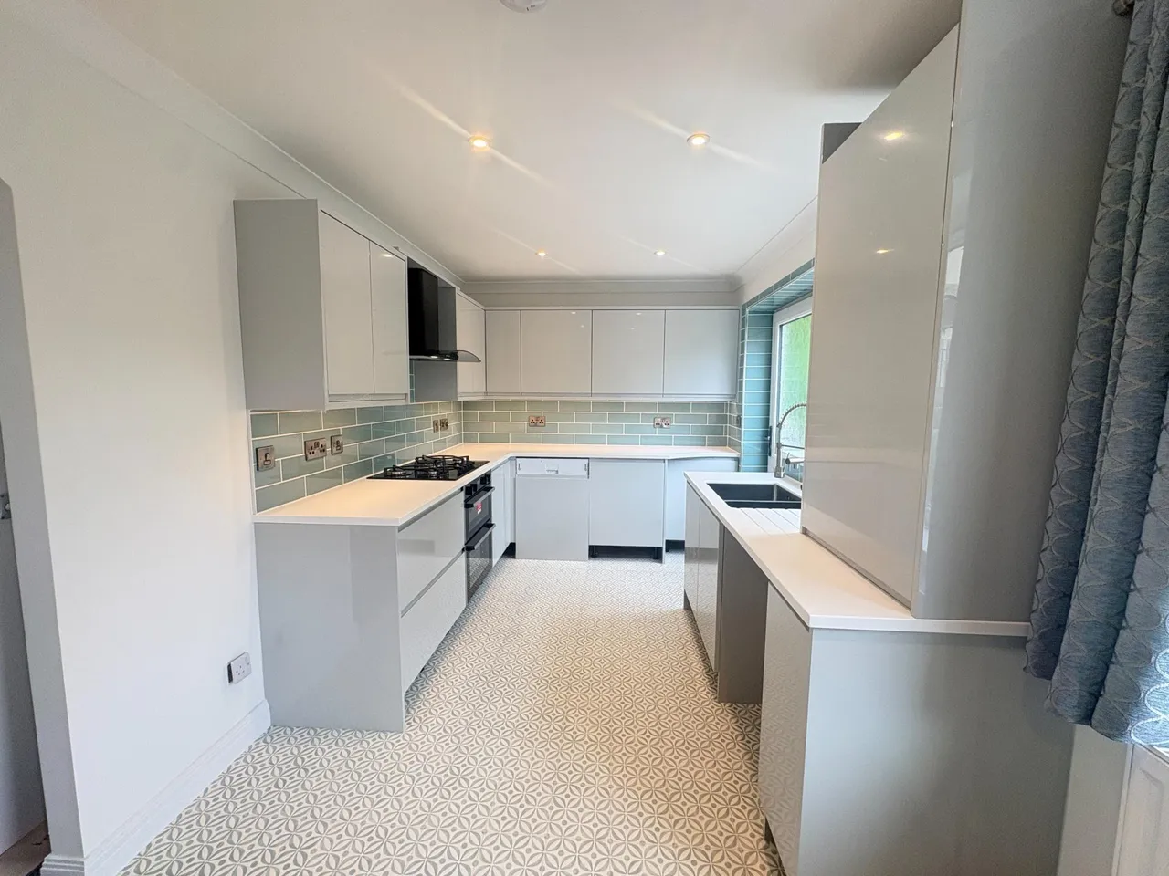 Green Terrace, West Yorkshire, Guiseley, LS20, photo 2