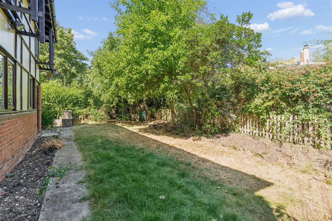 Marsh Drive, Great Linford, photo 20