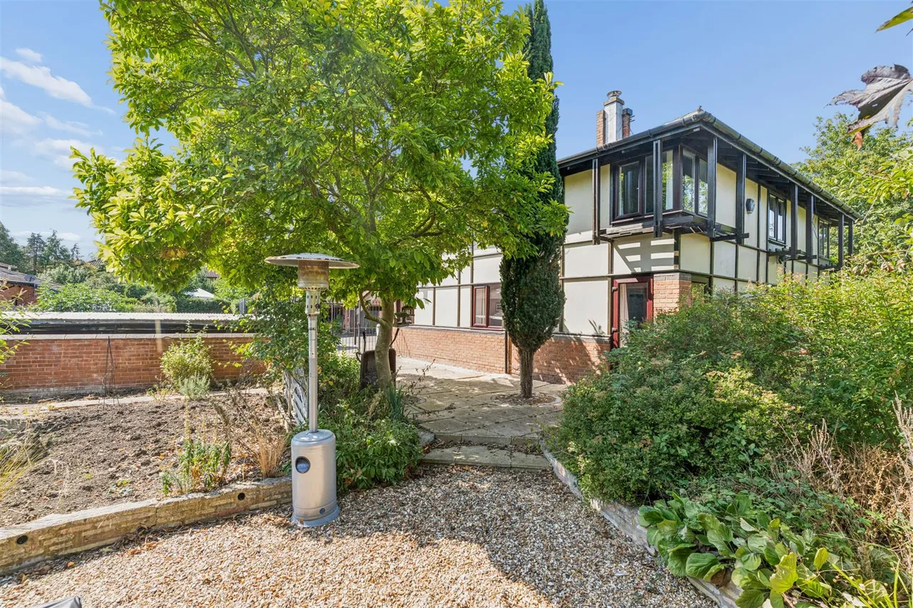 4 bed house for sale, Marsh Drive, Great Linford