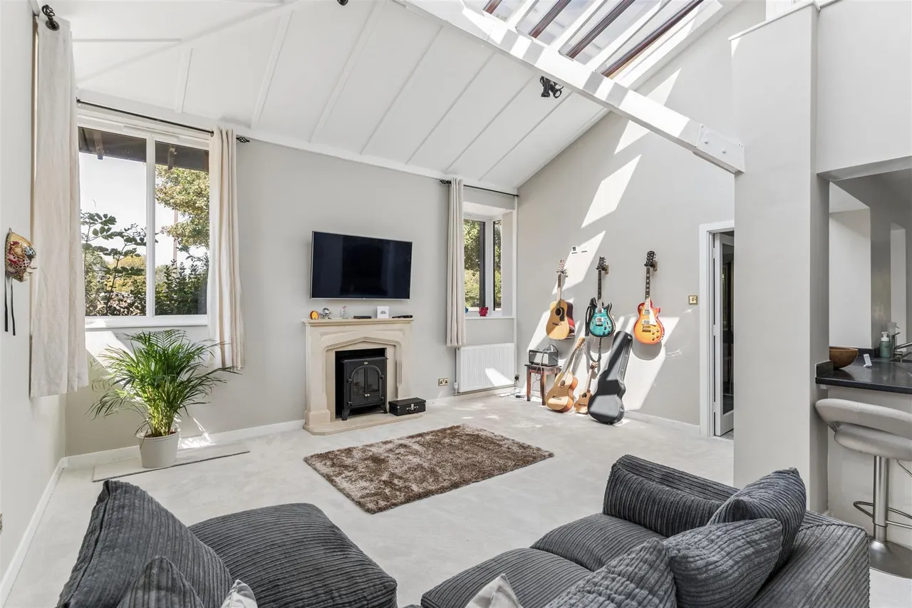 Marsh Drive, Great Linford, photo 2