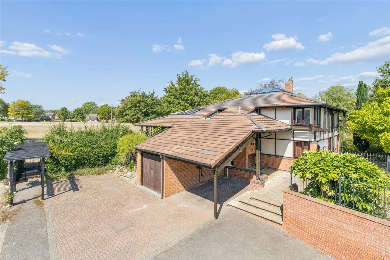 Marsh Drive, Great Linford, photo 18