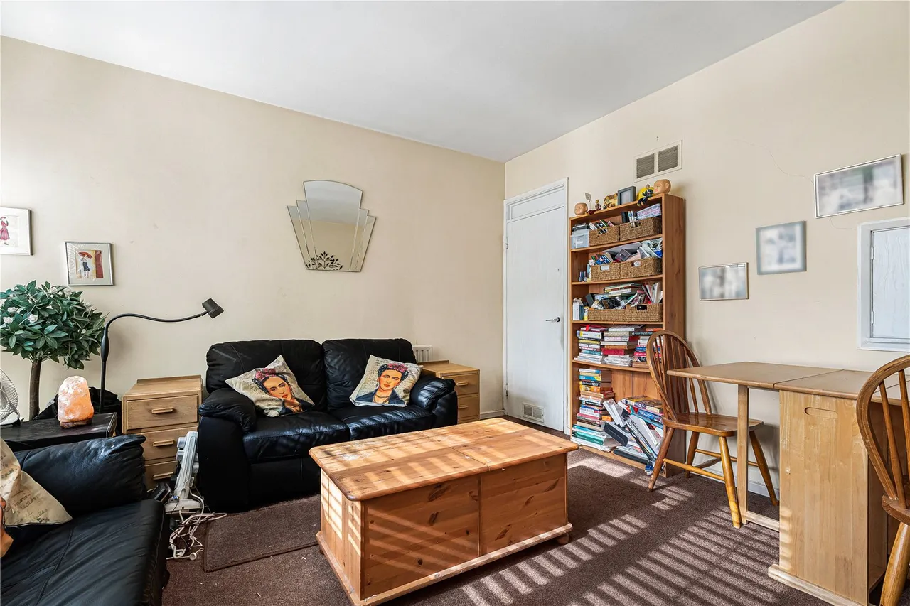 Upper Richmond Road, London, SW15, photo 7
