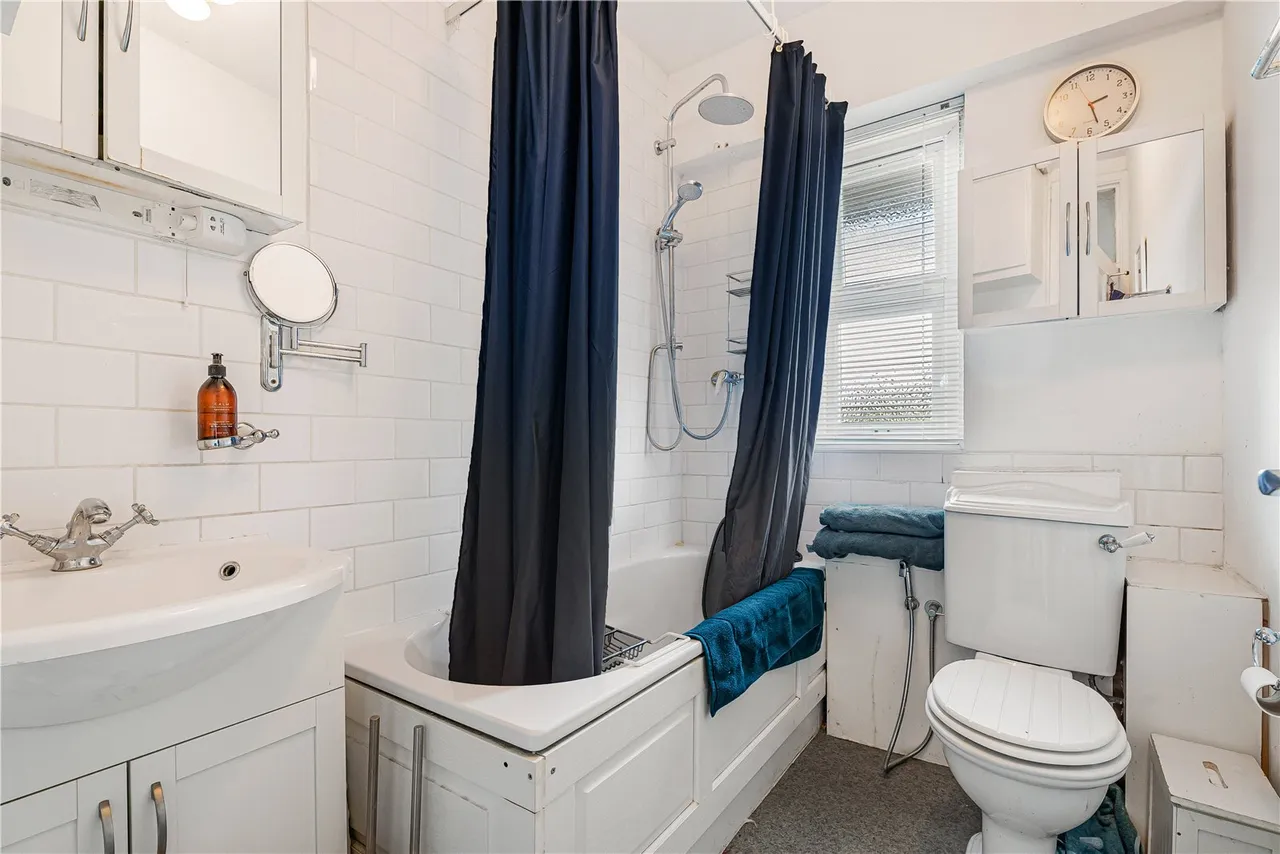 Upper Richmond Road, London, SW15, photo 5