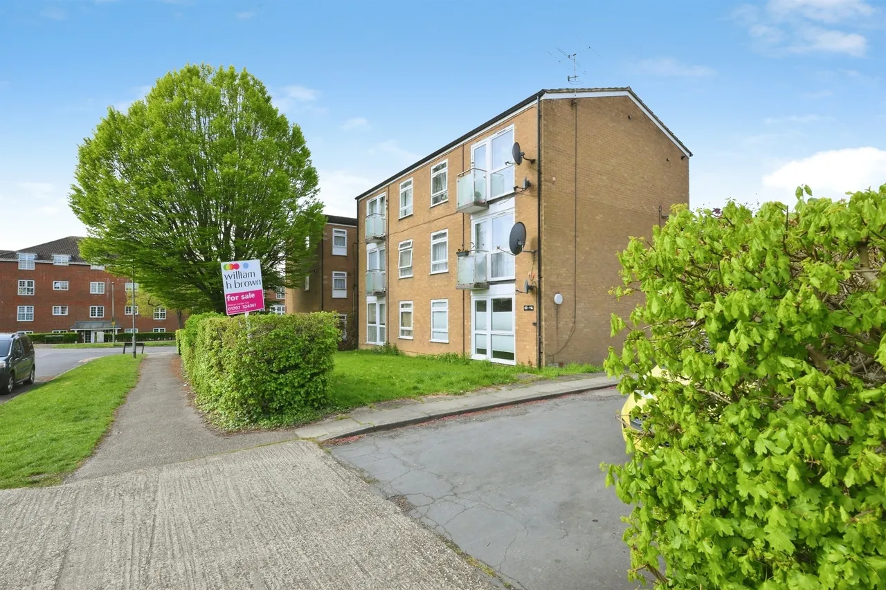 1 bed flat for sale — Upperfield Road, Welwyn Garden City