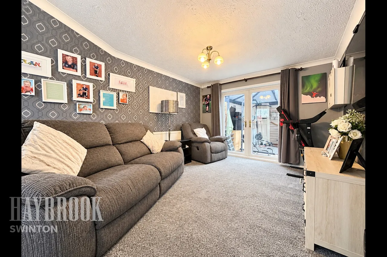 Fleming Square, Wath-Upon-Dearne, photo 4