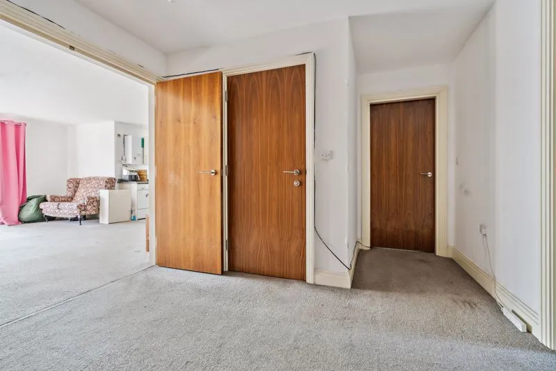 Kings Avenue, Greenford, photo 9