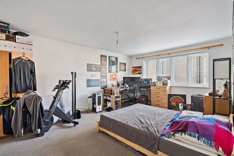 Kings Avenue, Greenford, photo 4