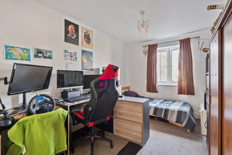 Kings Avenue, Greenford, photo 6