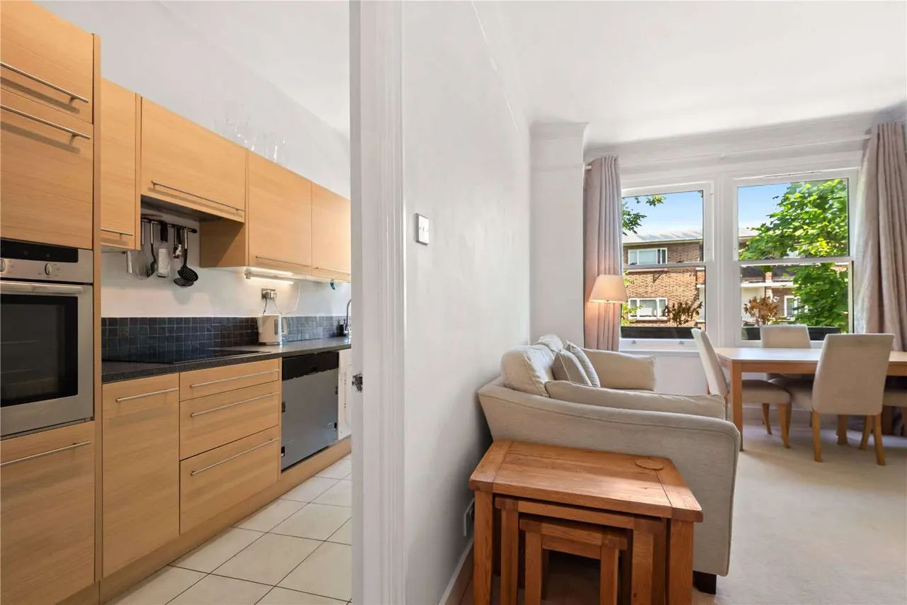 Lessar Avenue, Lambeth, London, SW4 9HQ, photo 3