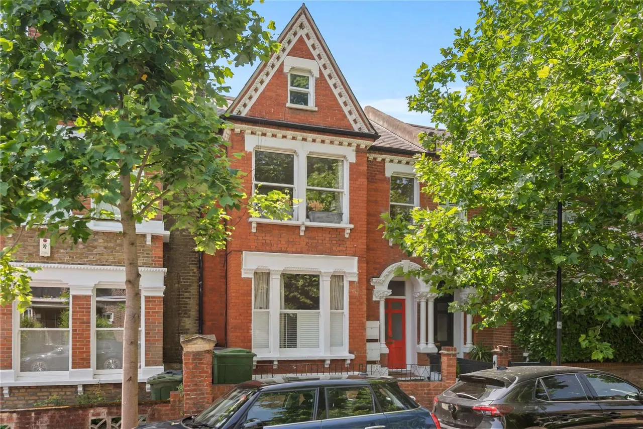 Lessar Avenue, Lambeth, London, SW4 9HQ, photo 2