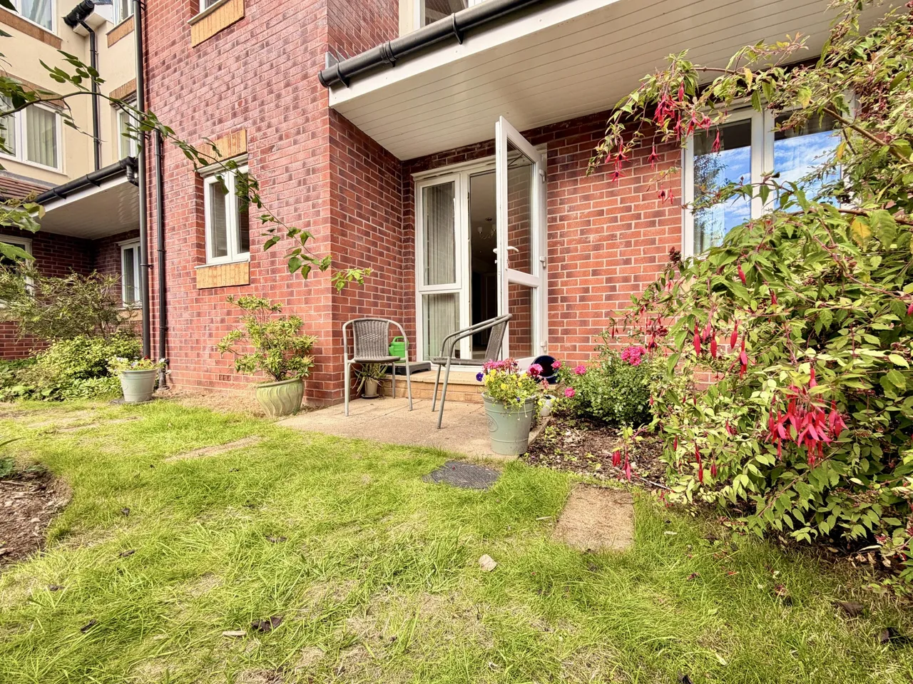 High Street, Portishead, BS20, photo 18