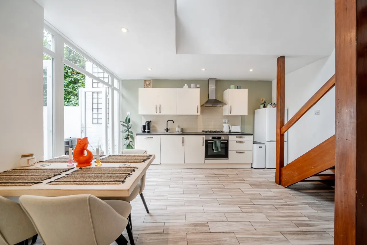 2 bed flat for sale — Waldemar Avenue, Fulham, London, SW6