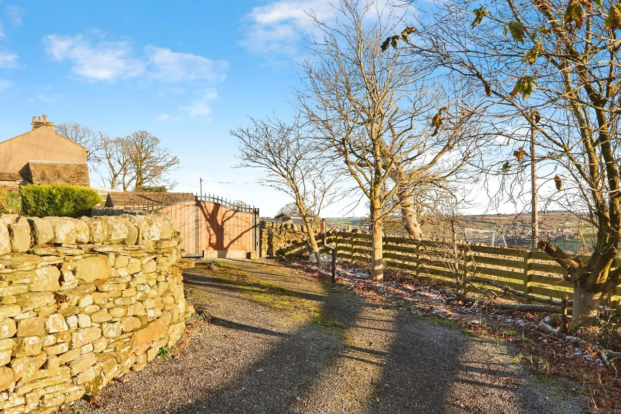 Hob Cote Lane, Oakworth, BD22, photo 24