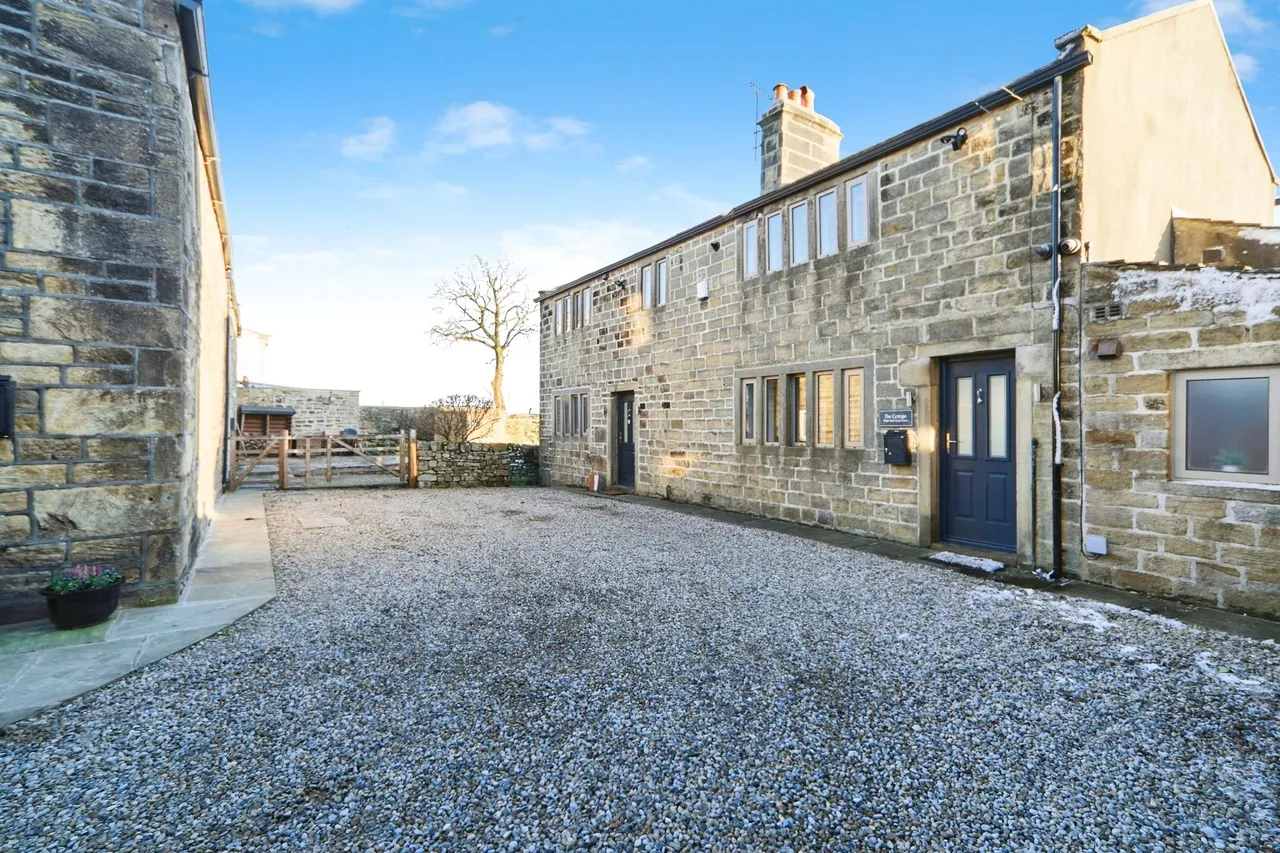 Hob Cote Lane, Oakworth, BD22, photo 4