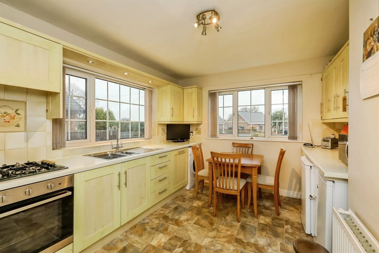 Shireoaks Road, Shireoaks, S81, photo 4