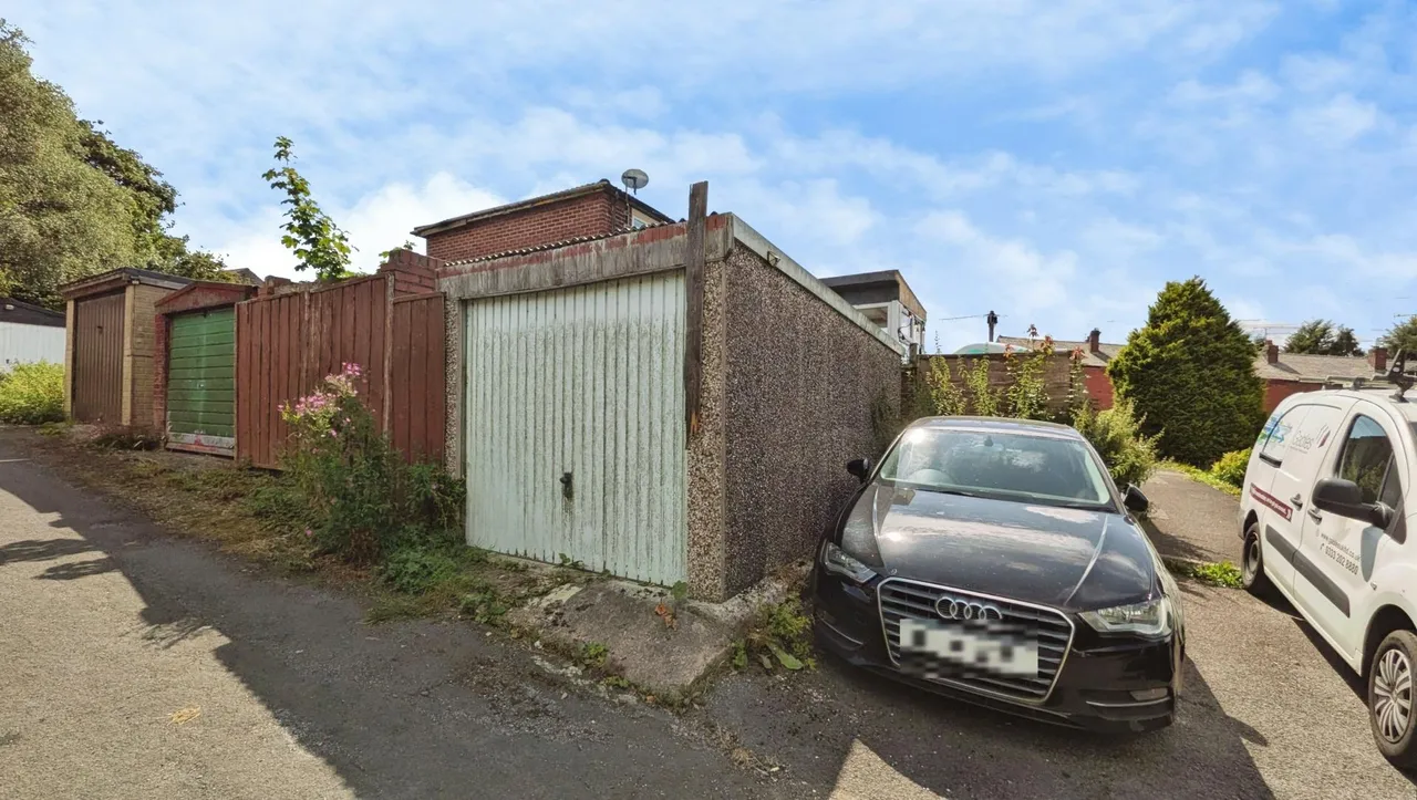 Dunham Street, Lees, OL4, photo 13