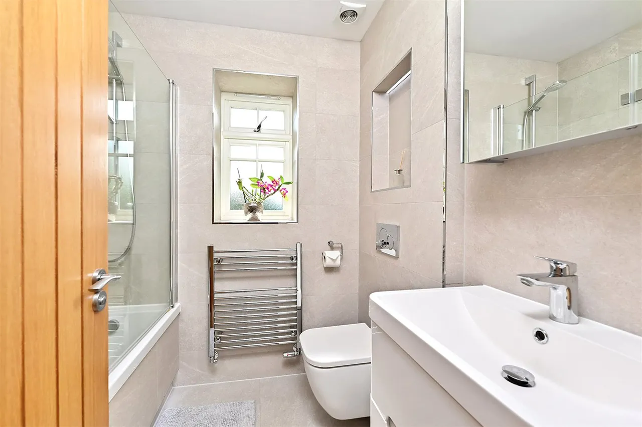Coleford Bridge Road, Mytchett, Camberley, Surrey, GU16 6DT, photo 10