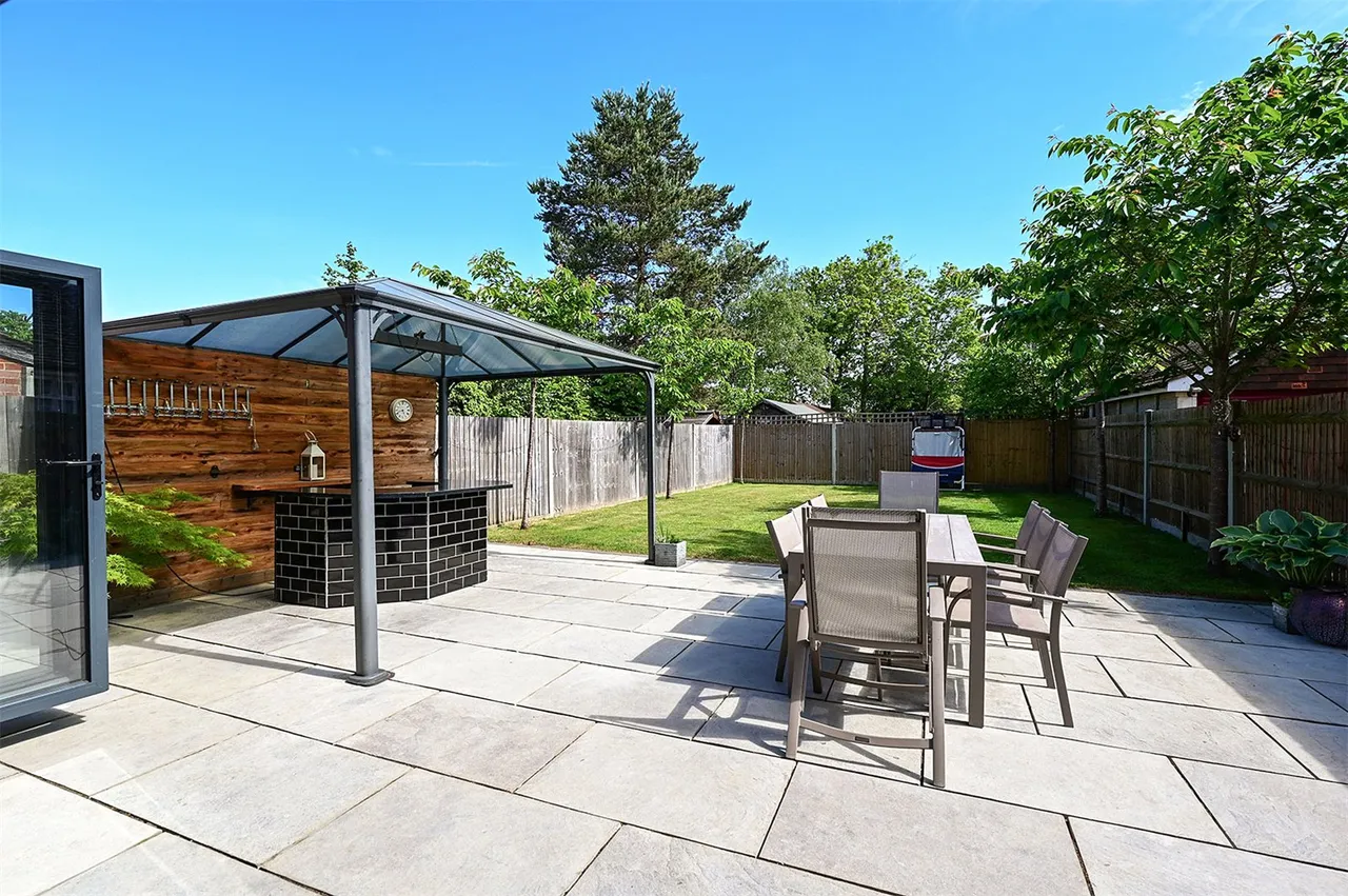 Coleford Bridge Road, Mytchett, Camberley, Surrey, GU16 6DT, photo 7