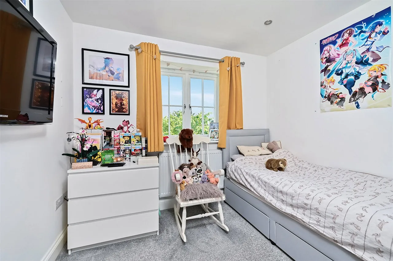 Coleford Bridge Road, Mytchett, Camberley, Surrey, GU16 6DT, photo 17