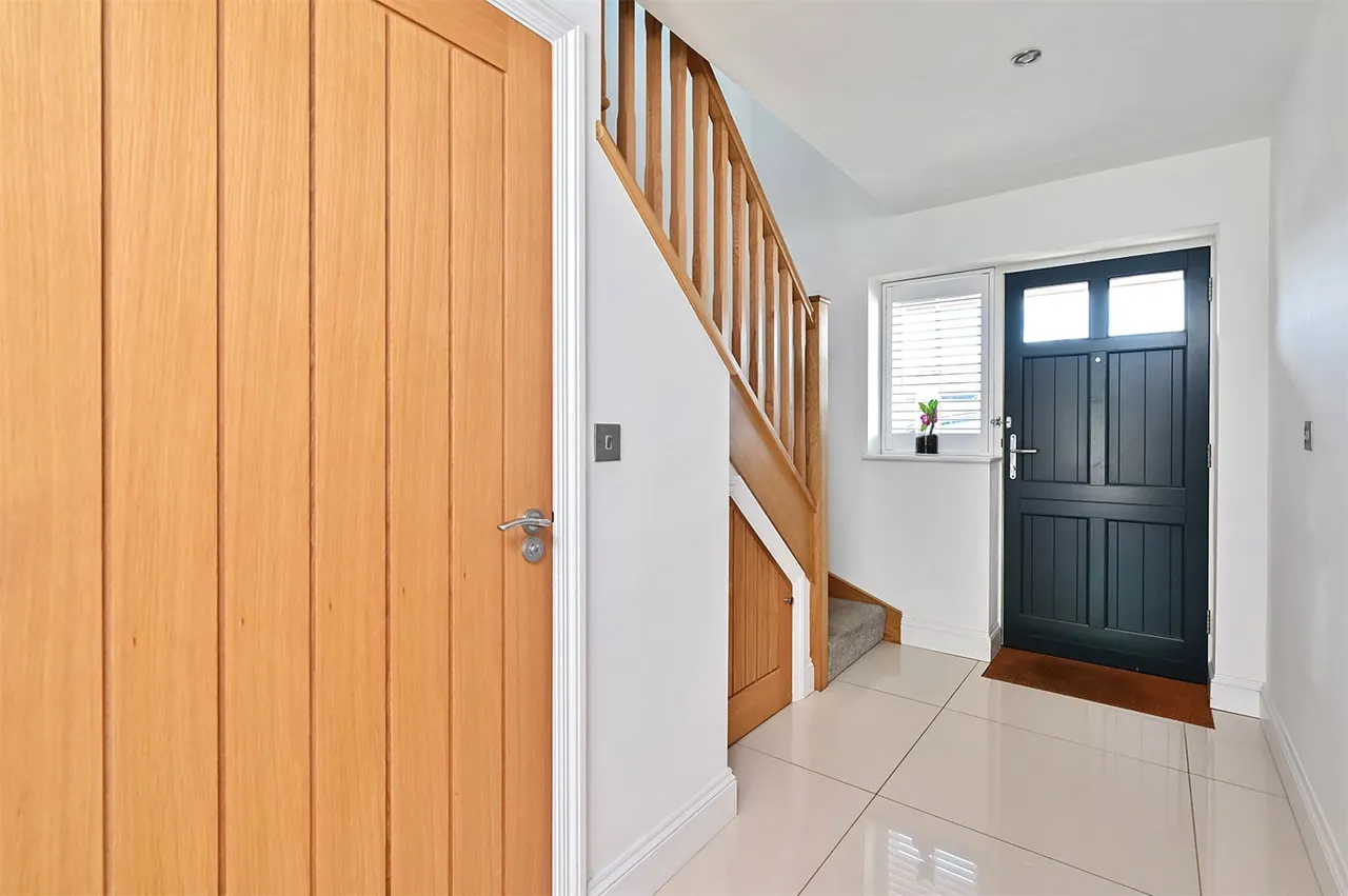 Coleford Bridge Road, Mytchett, Camberley, Surrey, GU16 6DT, photo 11