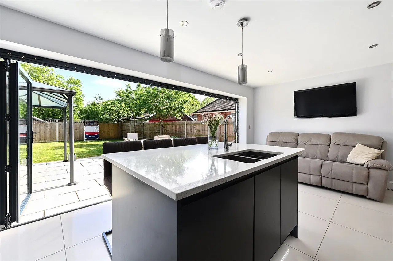 Coleford Bridge Road, Mytchett, Camberley, Surrey, GU16 6DT, photo 6
