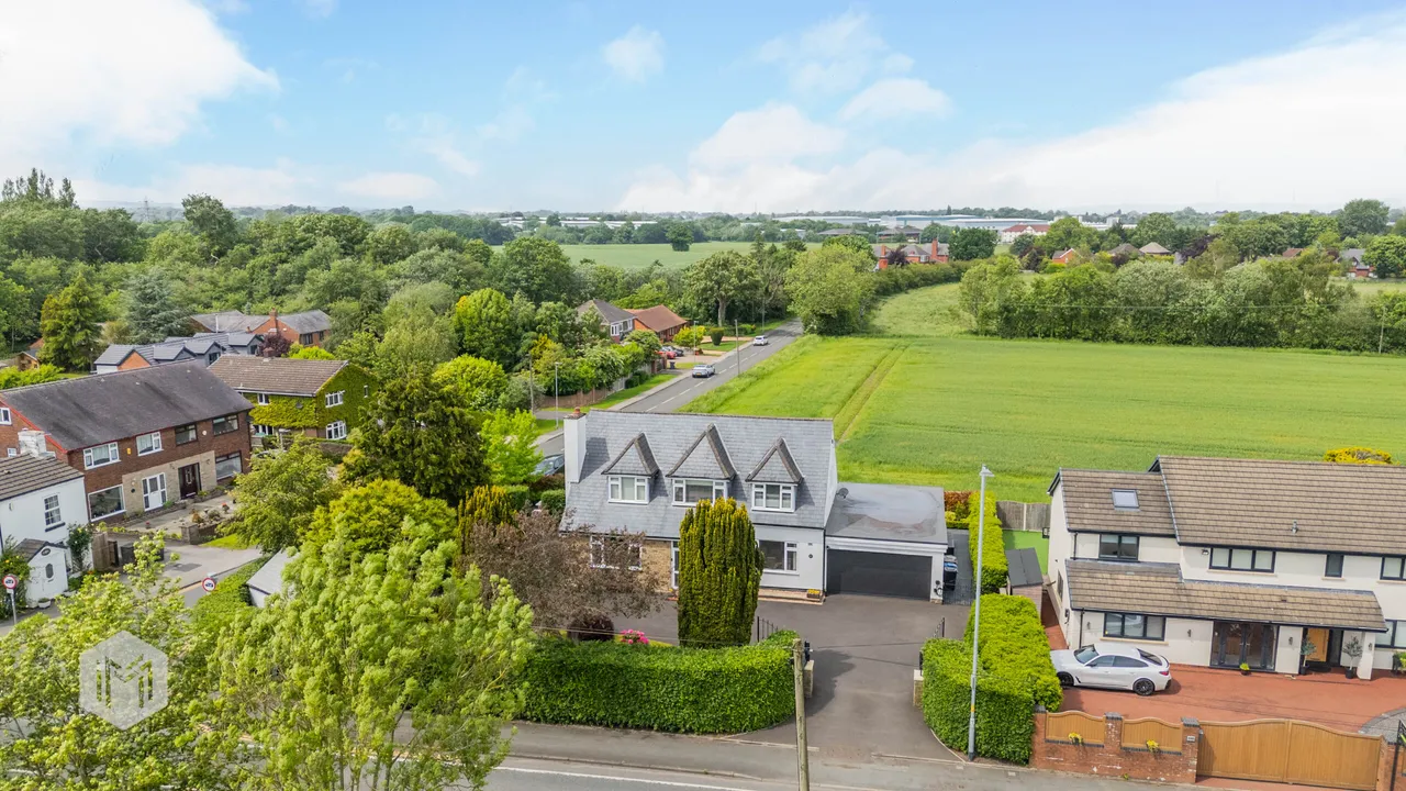 3 bed house for sale — Newton Road, Lowton, Warrington, WA3 1JE