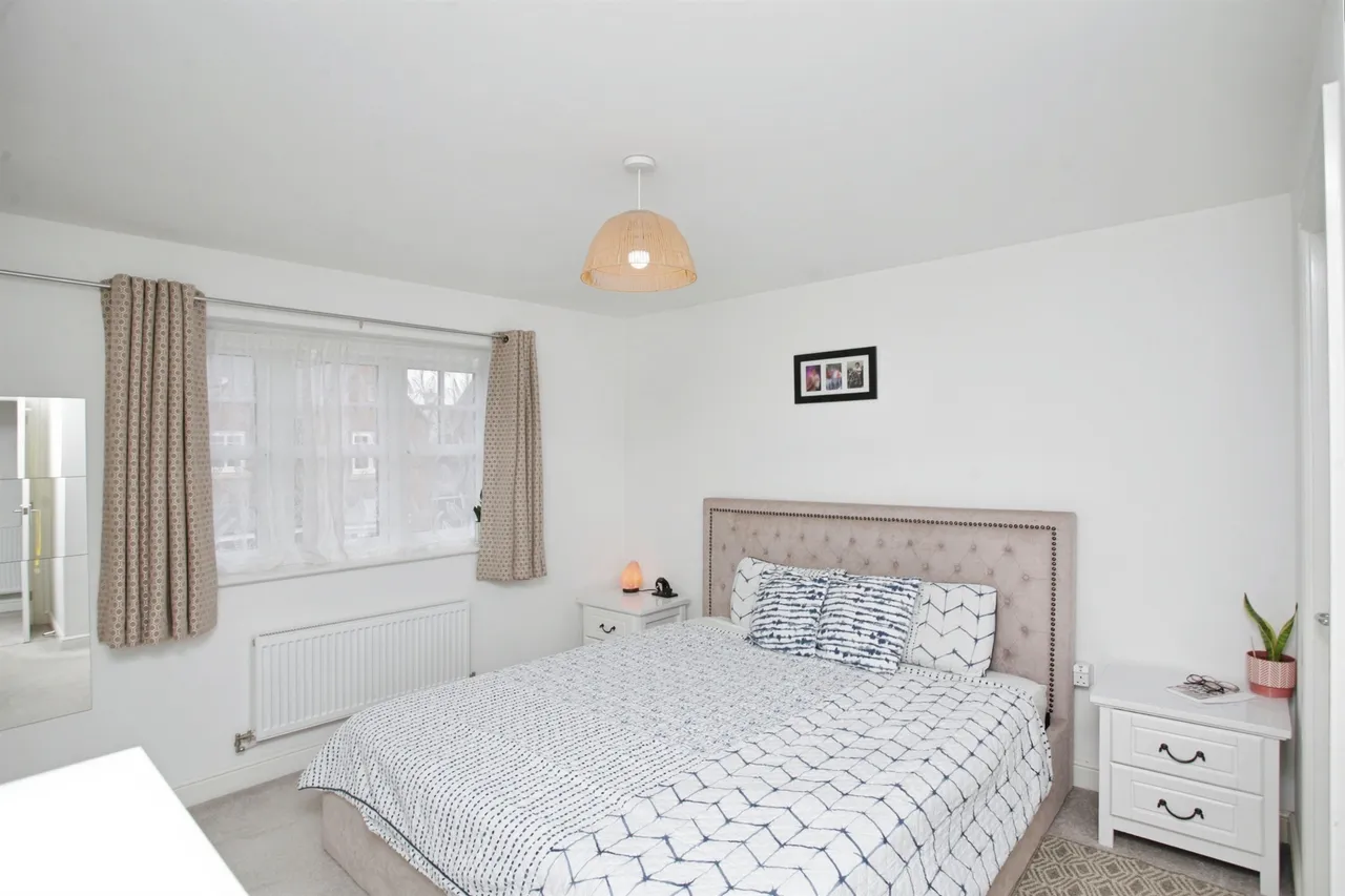 Anthorn Close, Houlton, Rugby, photo 10