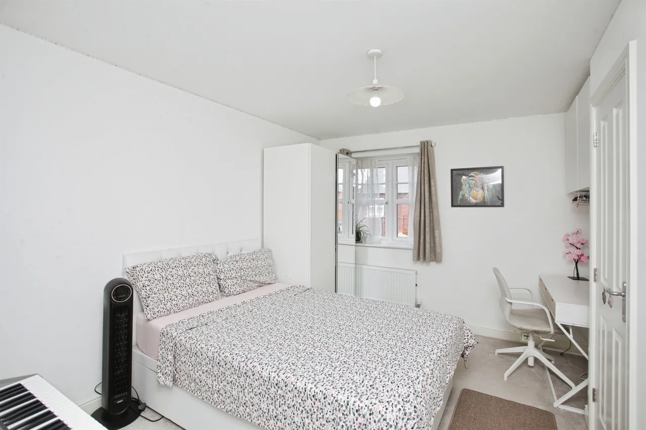 Anthorn Close, Houlton, Rugby, photo 12
